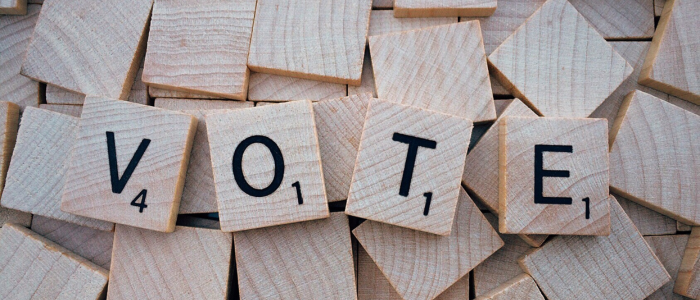 Les tuiles du Scrabble : vote d'orthographe